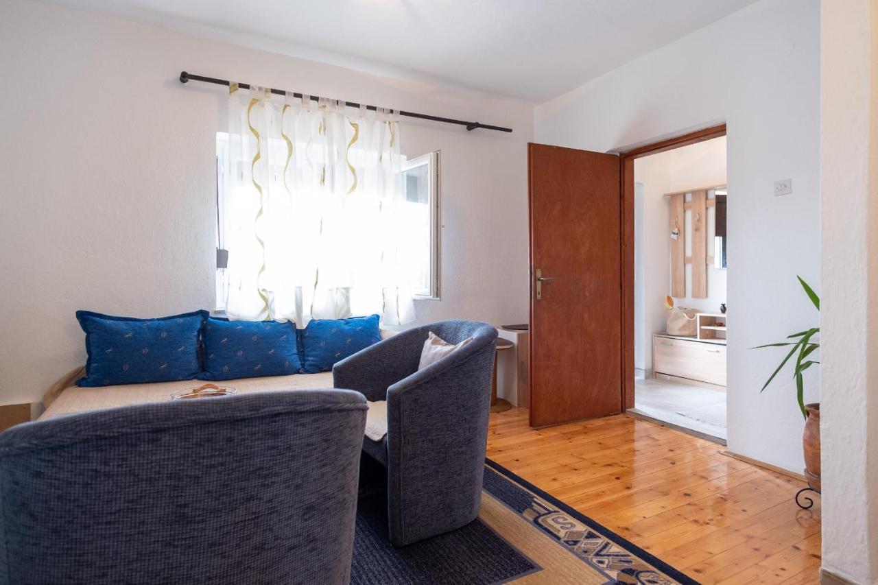 Sunny Days Apartment *