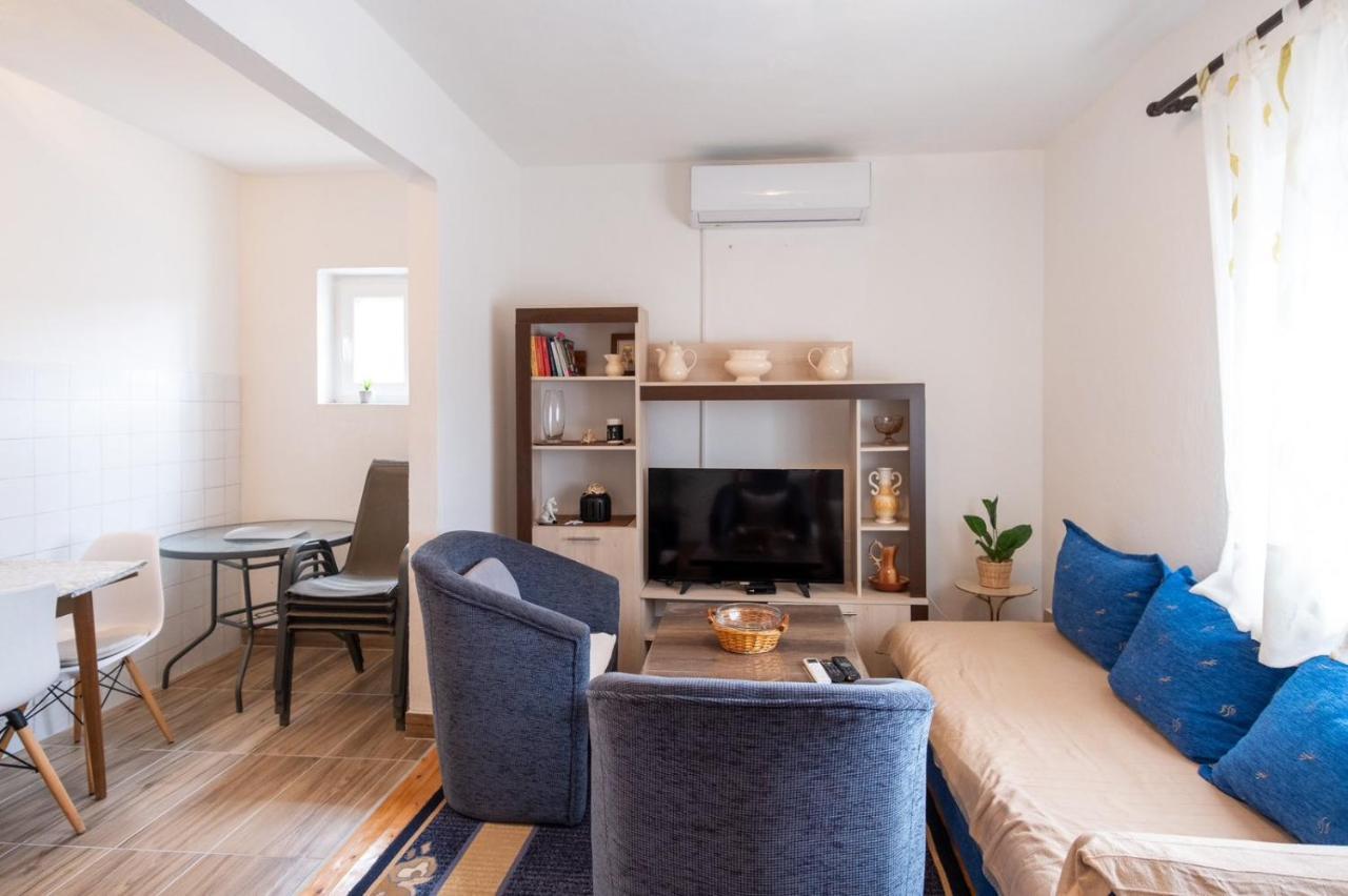 Sunny Days Apartment *